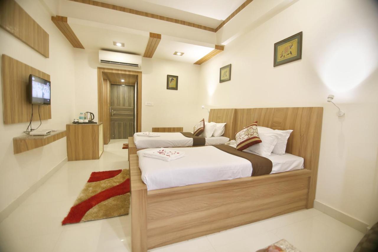 Hotel Sheetal Regency,Near Janambhumi Матхура Екстер'єр фото